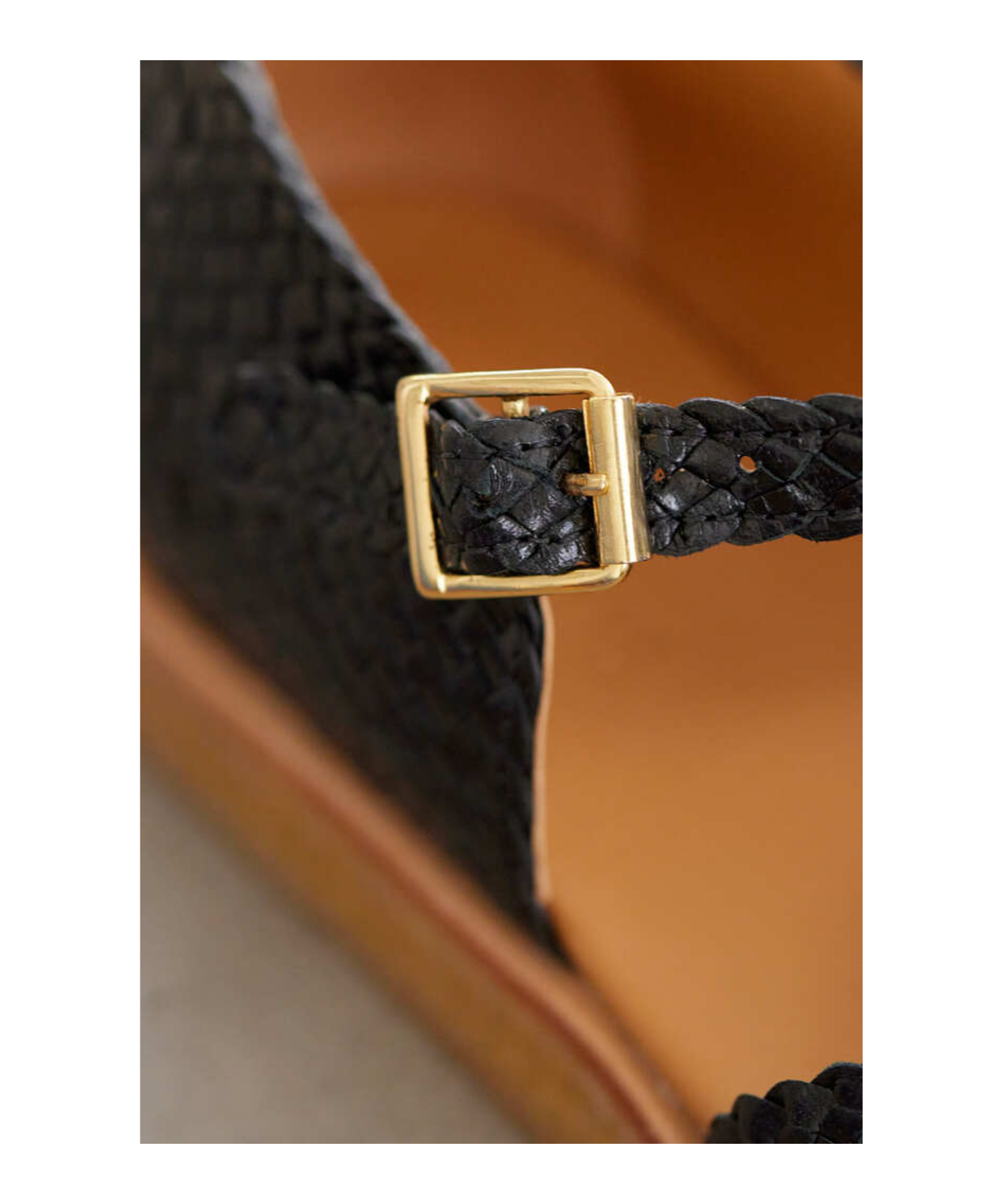 Angulus - Håndflettet remsandal sort