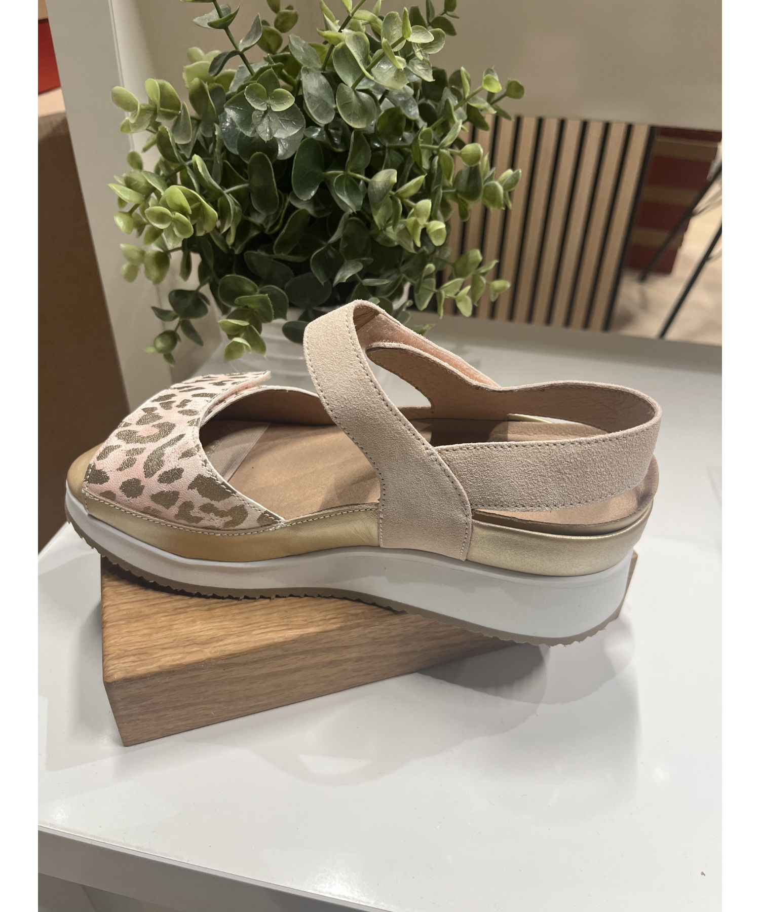 Pie Santo - Beige damesandal Jaguar Nude
