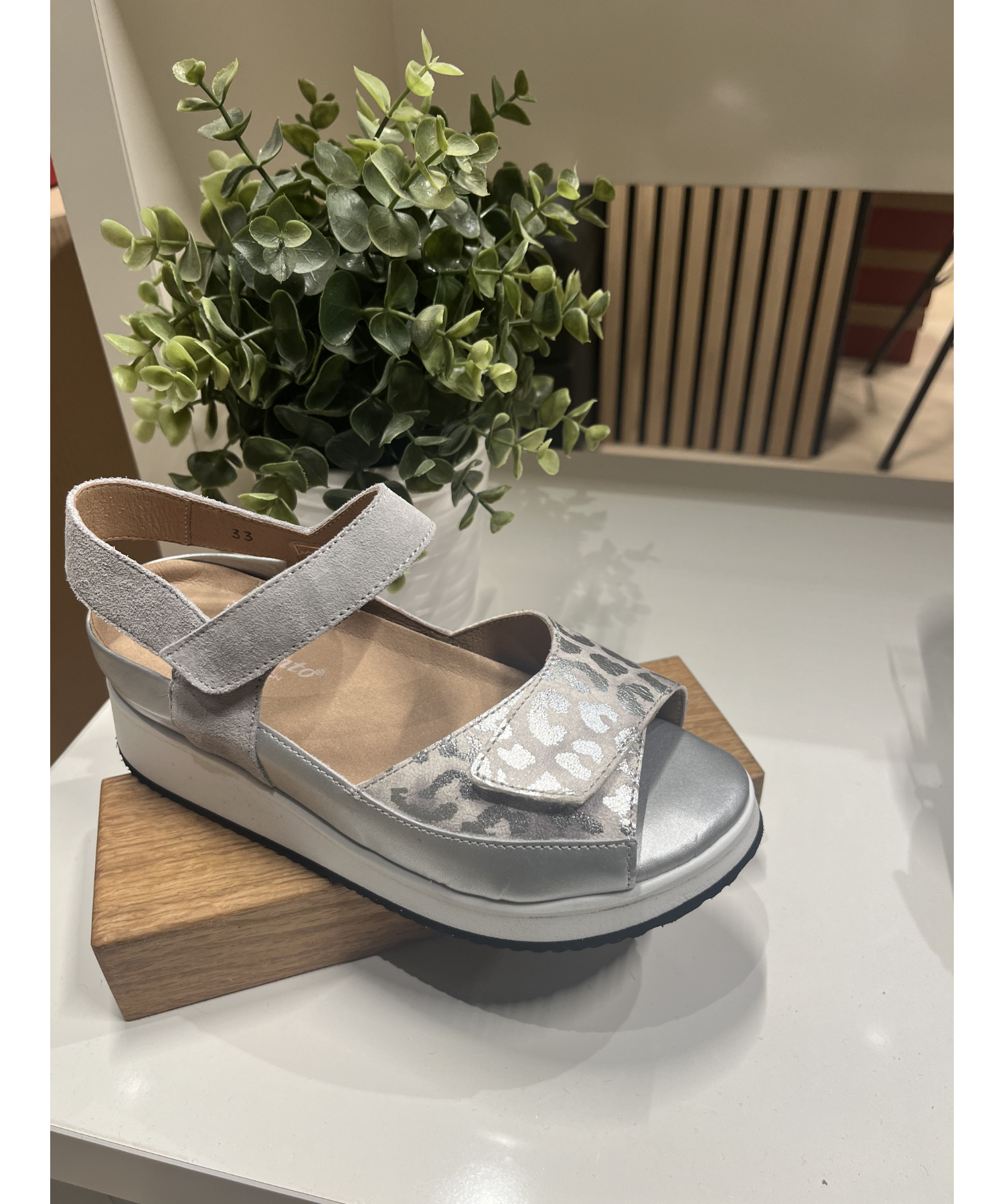 Pie Santo - Grå damesandal Jaguar Perla