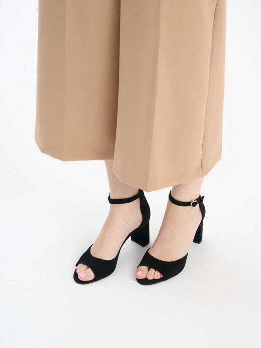 Rylko - Sort ruskind sandal