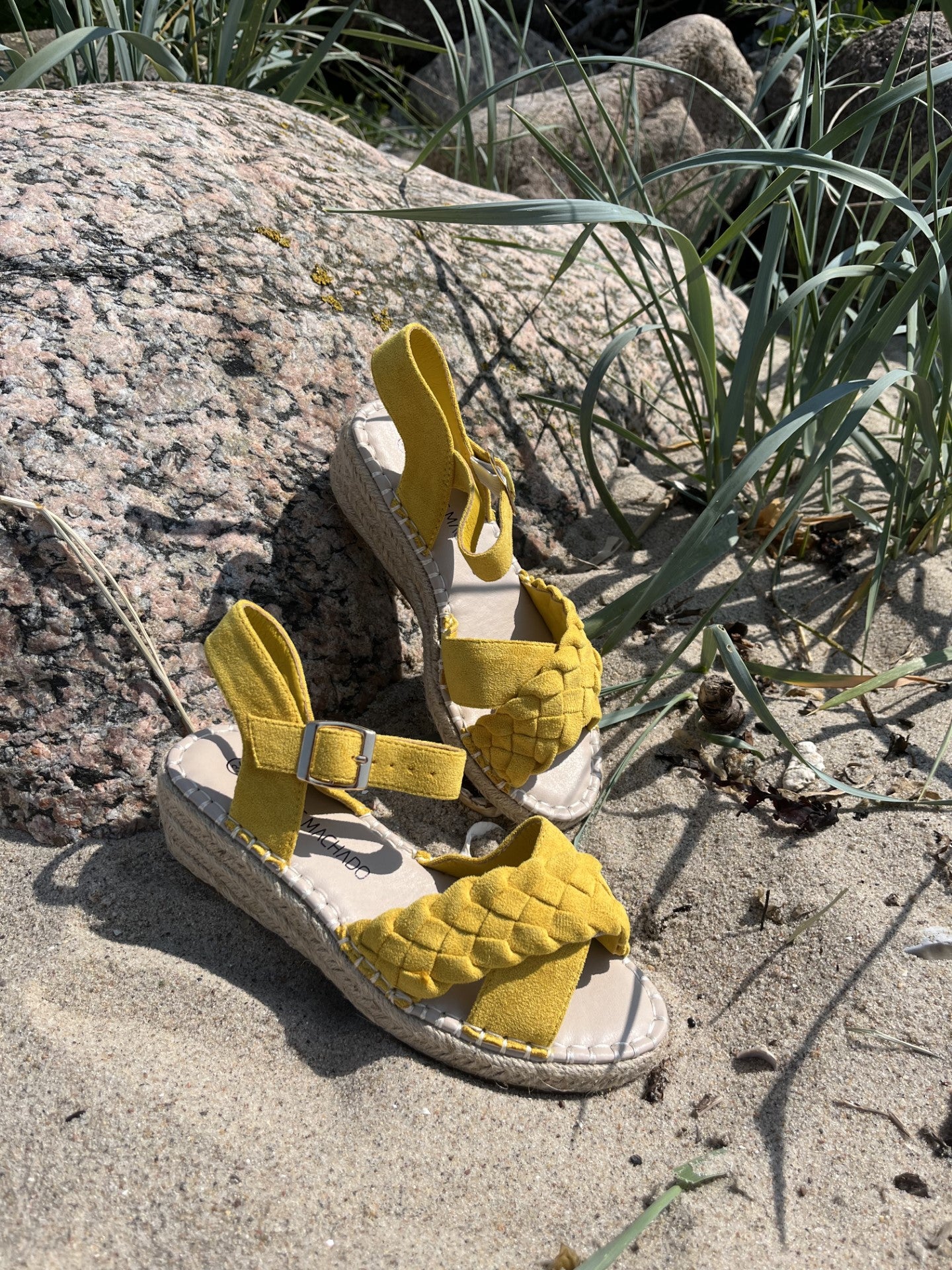 andres machado - gul sandal