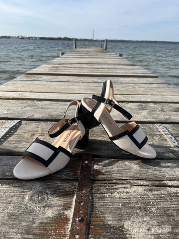 Andres Machado - Beige sandal