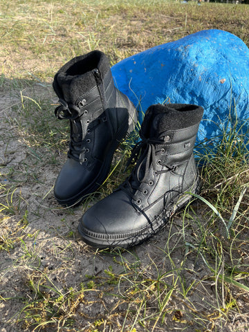 Remonte - Sort støvle med snøre og lynlås